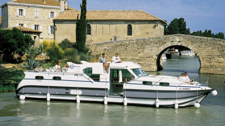 Confort 1350 B för 8-10 personer